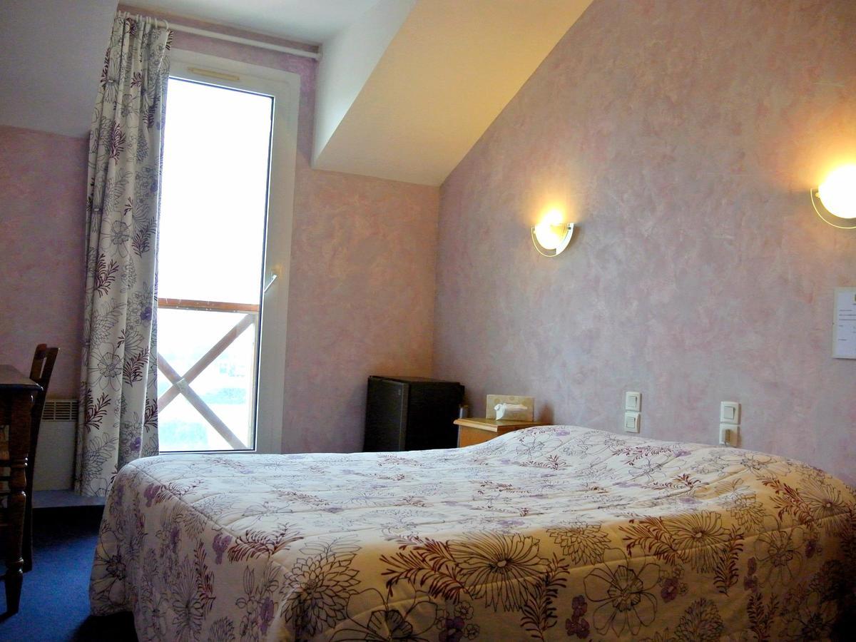 Logis Argonne Hotel Vouziers Dış mekan fotoğraf
