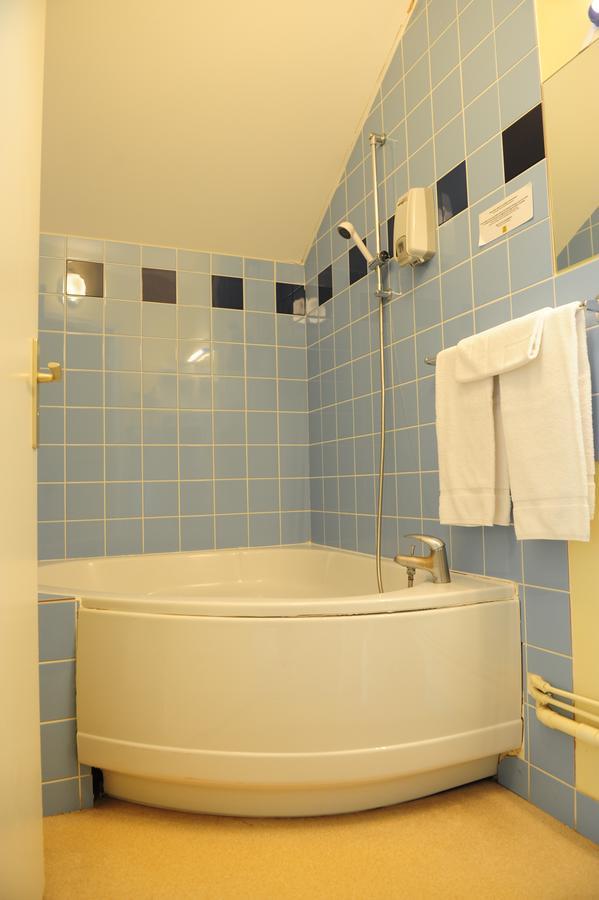 Logis Argonne Hotel Vouziers Dış mekan fotoğraf