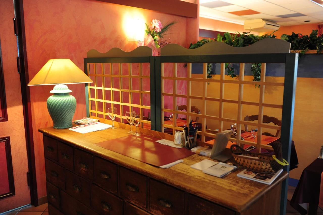 Logis Argonne Hotel Vouziers Dış mekan fotoğraf